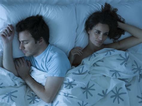 Por Que Los Hombres Se Duermen Despues Del Sexo Actitudfem
