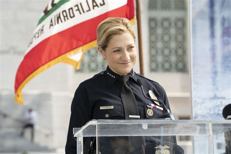 Edie Falco Blazes New Trail As Lapd S First Female Chief In Cbs Tommy Los Angeles Times