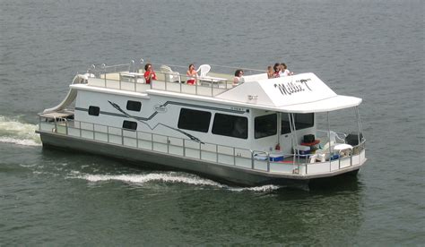 Experience a smith mountain lake, virginia vacation like none other! Smith Mountain Lake Houseboat Rentals at Parrot Cove Boat ...