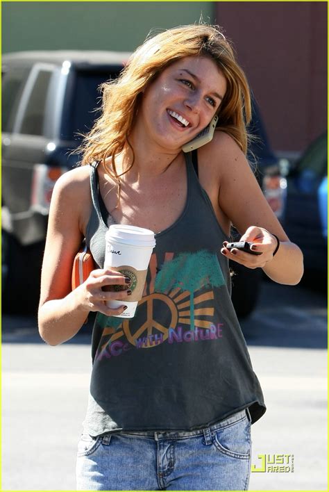 shenae grimes sips starbucks photo 1468991 shenae grimes photos just jared celebrity news