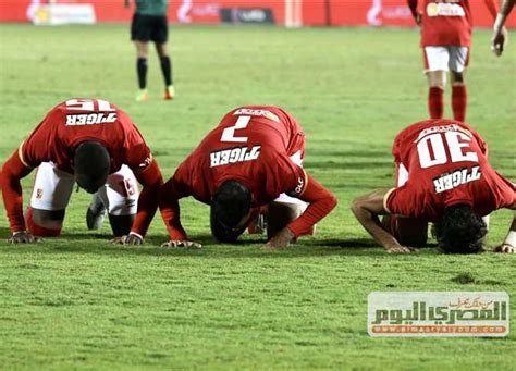 عانى فريق غزل المحلة خلال الفترة الأخيرة من الإصابات خلال مباريات الفريق بالدوري الممتاز خاصة في الجانب الدفاعي بعد إصابة محمد سامي وأحمد عيد حقق فريق غزل المحلة تعادلا ثمينا أمام ضيفه سموحة بهدف لكل منهما، فى المباراة التي انتهت قبل قليل، على ملعب. الأهلي يفوز بثلاثية نظيفة على غزل المحلة بأقدام محمد شريف ...
