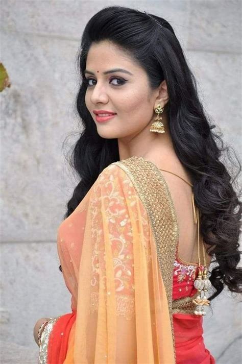 50 Beautiful Indian Women In Sarees Looking So Gorgeous Saree Look Beautiful Indian Actress