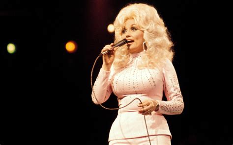 Top 8 Most Famous Female Country Singers Of All Time