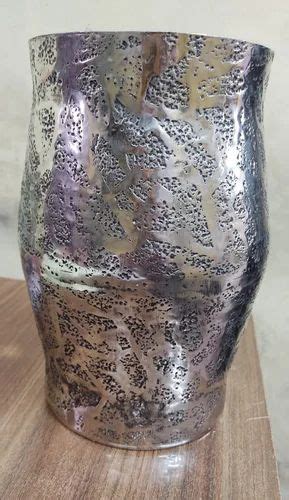 Modern Polished Home Decorative Aluminium Flower Vase Size Medium Shape Round Shaped At Rs