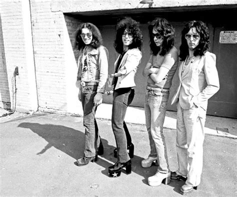 Amazing Photos Of Kiss Without Makeup In The S Rock N Roll