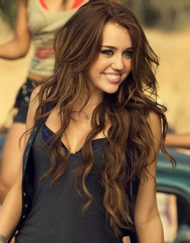 Auch ich dachte früher immer, sich öffentlich homosexuell. Findet ihr auch dass Miley Cyrus damals viel hübscher war ...