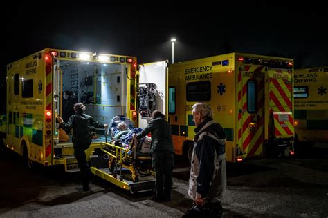 One Day With An Ambulance In Britain Long Waits Rising Frustration