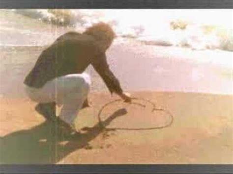 Huga flame esco a fare due passi testo. Esco a fare due passi - YouTube