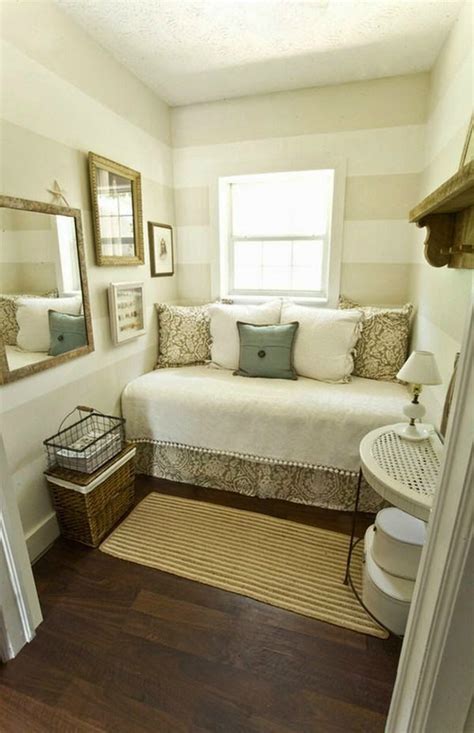 Small rooms are often found in small apartments and modest homes. 10 Tips For A Great Small Guest Room - Decoholic