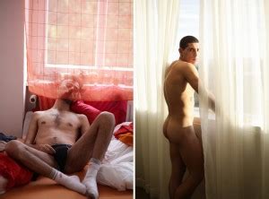 EL MORBO DE LAS FOTOS DE HOMBRES DESNUDOS DE LUKE AUSTIN Gay Saunas Pases