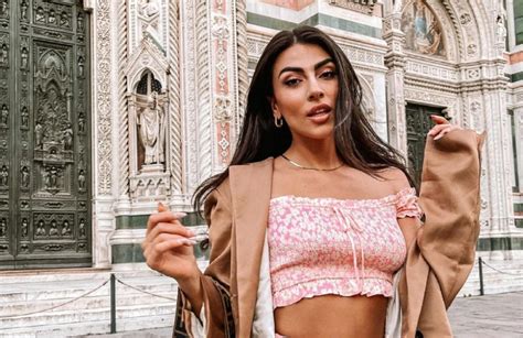 Giulia Salemi Instagram Irresistibile A Forte Dei Marmi Silhouette Da Urlo