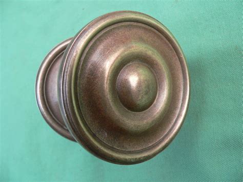Toutes les poignées de portes, en entraxe 165 mm jusqu'à 195 mm de fixation. Poignée rosace ronde laiton porte d entrée ancienne ...
