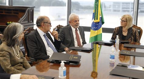 Lula Se Re Ne Com Ministros Do Stf E Refor A Seguran A Jur Dica Da Pec