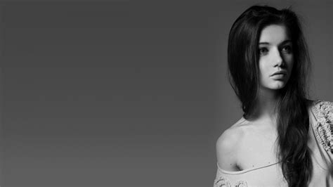 デスクトップ壁紙 面 女性 ポートレート 単純な背景 長い髪 黒髪 ファッション ヘア スーパーモデル 女の子 美しさ 髪型 黒と白 モノクロ写真 肖像写真
