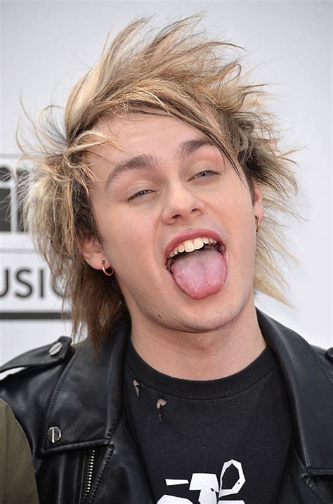 See 5 Seconds Of Summer At 2014 Billboard Music Awards