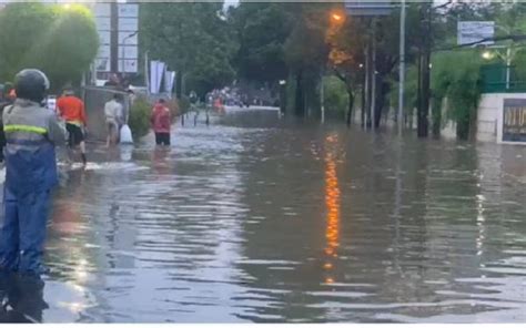 Update Situasi Jakarta 624 Warga Mengungsi Dan Banjir Terjadi Di 90 RT