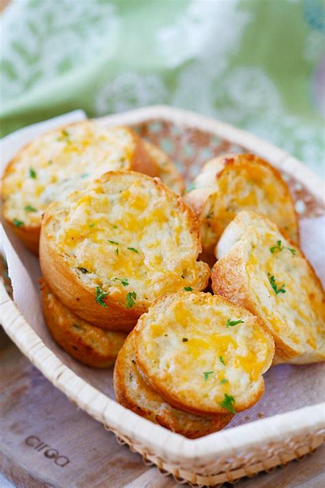 Cheesy Garlic Texas Toast Easy Delicious Recipes