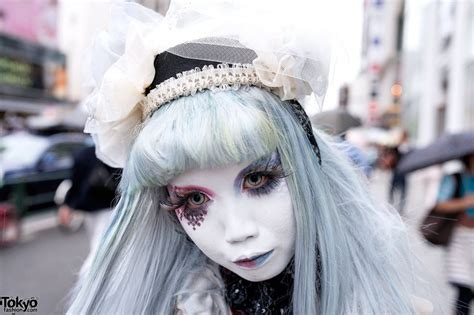 Shironuri Minori In Harajuku W Blue And Red Eye Makeup Lace And Vintage