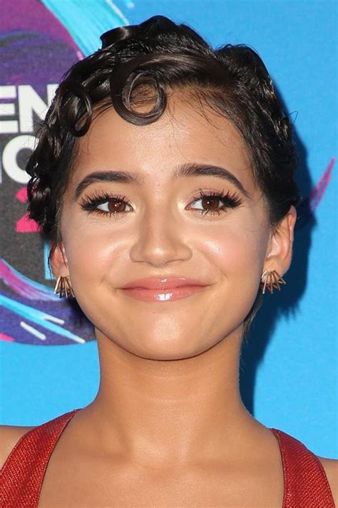 Isabela Moners Hairstyles And Hair Colors Steal Her Style