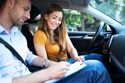 learn to drive safely with automatic driving lessons near me