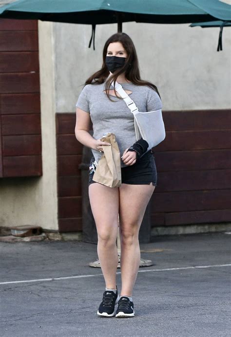 Lana Del Rey Spotted Outside Hugos Tacos In Los Angeles GotCeleb