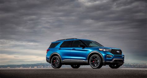 2020 Ford Explorer St Does Well In First Video Review Pictures Photos