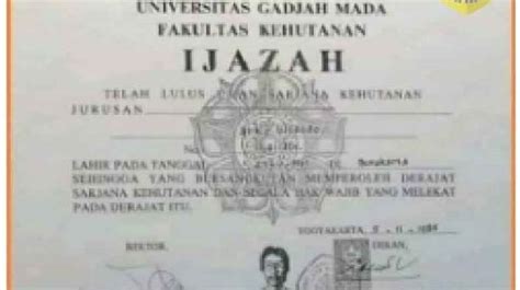 Dokter Tifa Soroti Format Tulisan Berbeda di Ijazah Jokowi, UGM