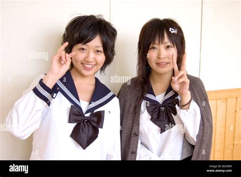 Japanische Schülerinnen Und Schüler Stockfotografie Alamy