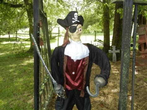 Animated 5 Foot 3 Peg Leg Pirate Skeleton With Sword And Hook Halloween