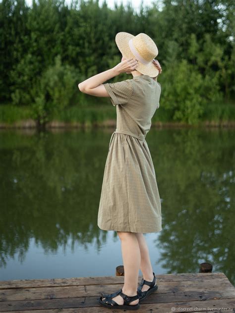Оливковое хлопковое платье полосатое летнее на пуговицах спереди в
