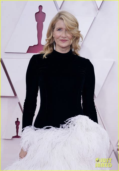 Laura Dern Wears Full Feather Skirt To Oscars 2021 Photo 4547801