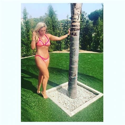 Frankie Essex Continues To Show Off Her Incredible Weight Loss As She