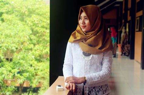 4 Hijab Fashion Blogger Kekinian Yang Populer Di Indonesia Cah Yogya