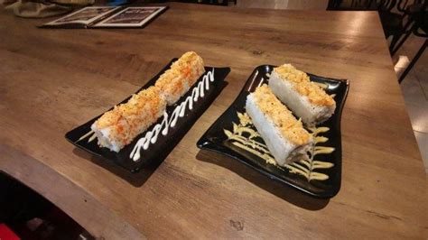 Bahkan menjadi spot makan favorite para artis yang datang ke kota dengan landmark pantai losari. 4 Rekomendasi Tempat Makan Sushi di Kota Makassar dengan ...