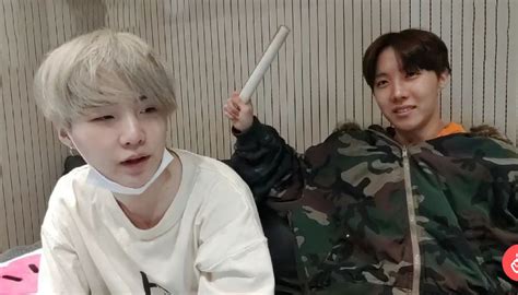 To mark the occasion, the bts idol appeared on vlive to interact with his fans. VLIVE 20190401 SOPE | 호석
