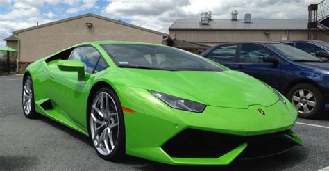 Te lo explicamos en detalle para que entiendas como y por qué ocurre. ¿Cúanto cuesta un Lamborghini? Y no nos referimos ...