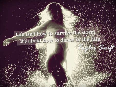 Самые последние #kiss in the rain gif. Kissing In The Rain Quotes. QuotesGram