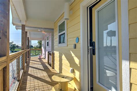 What amenities do seaside cabin rentals have? Cabin Rental | Seaside RV Resort