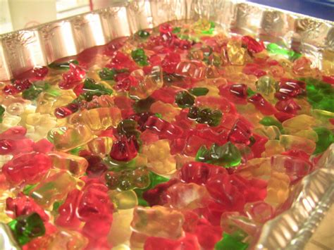 Nov 25, 2018 · the whole gummy batch when taken off the heat is roughly: The Un-Starving Artist | Drunken Gummy Bears (For those ...