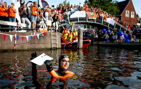 Zwemheld Maarten Van Der Weijden Casht Flink Met Lezingen