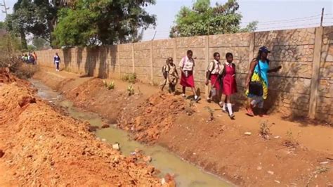 Zimbabwes Cholera Emergency Stench Of Sewage In Harare Bbc News