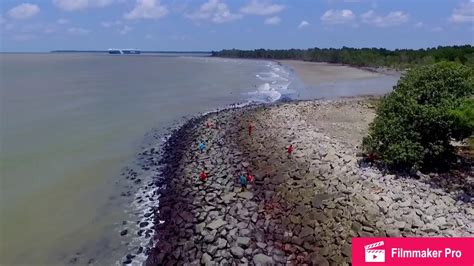 Yaitu pantai yang memiliki topografi curam dan berada di muka tebing karena adanya pegunungan yang melintang tegak lurus terhadap pantai. Pantai Aceh, Pulau Indah. Phantom3SE - YouTube