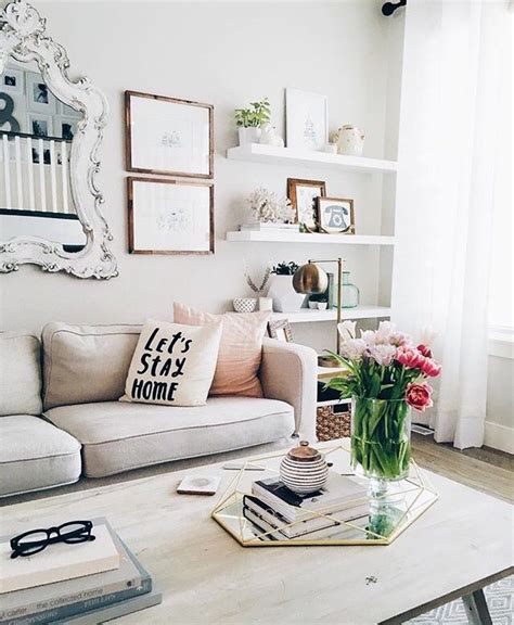 ❤ cari inspirasi warna cat rumah di sini, ada beragam warna cantik buat dengan komposisi warna yang pas dan seimbang, rumah yang desainnya menarik akan terlihat makin bagus lagi. 30 Kombinasi Warna Cat Ruang Tamu Yang Sejuk - Desain.id