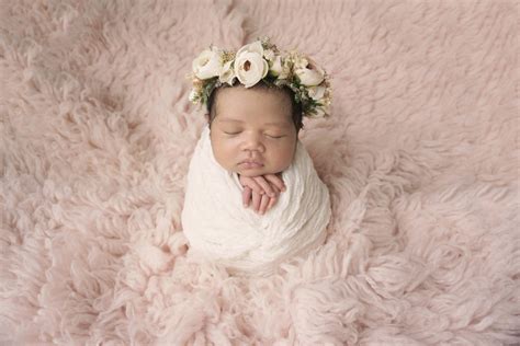 Foto Bayi Baru Lahir Dengan Newborn Photography GuratsisiVisuals