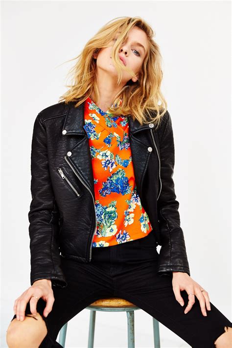 Stella Maxwell Urban Outfitters 2014 92 Gotceleb