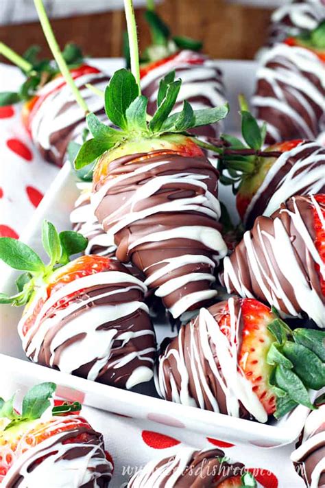 Perfect Chocolate Covered Strawberries — Lets Dish Recipes