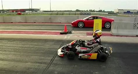 Maybe you would like to learn more about one of these? ¿Puede un kart ganar a un Ferrari?