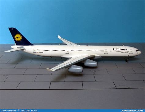Revell Airbus A340 300 4007 Airlinercafe