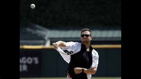 Scotty Mccreery Throws Wild Pitch At White Sox Baseball Game Raleigh News And Observer