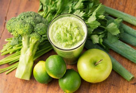 Broccoli Apple Smoothie - EatLove.Live